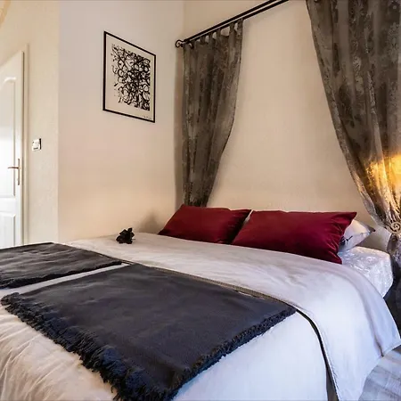 Valdi Apartment